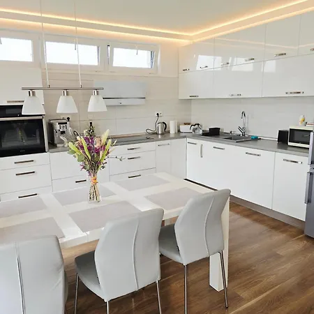 Monte Amnis Apartment