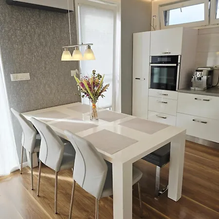 Monte Amnis 아파트